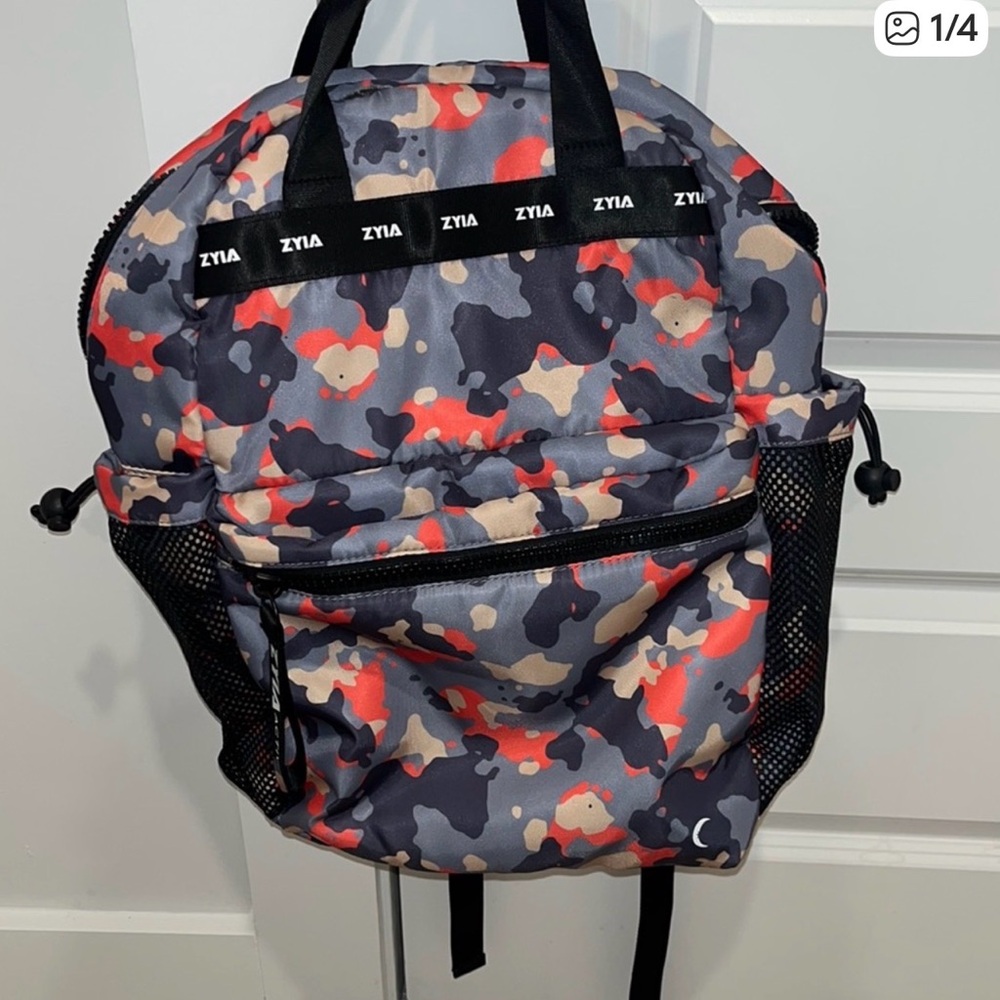 Zyia Active Camo Backpack - Gray peach & Red (water bottle not included)
